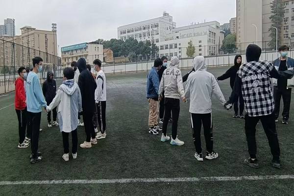 携手共进，全面发展——材物2101班级素质拓展活动顺利进行