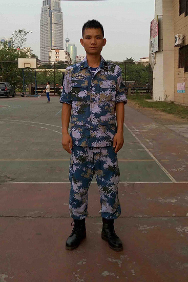 场站91422部队警卫连上等兵,副班长冯定根:武警机动师8732部队战士