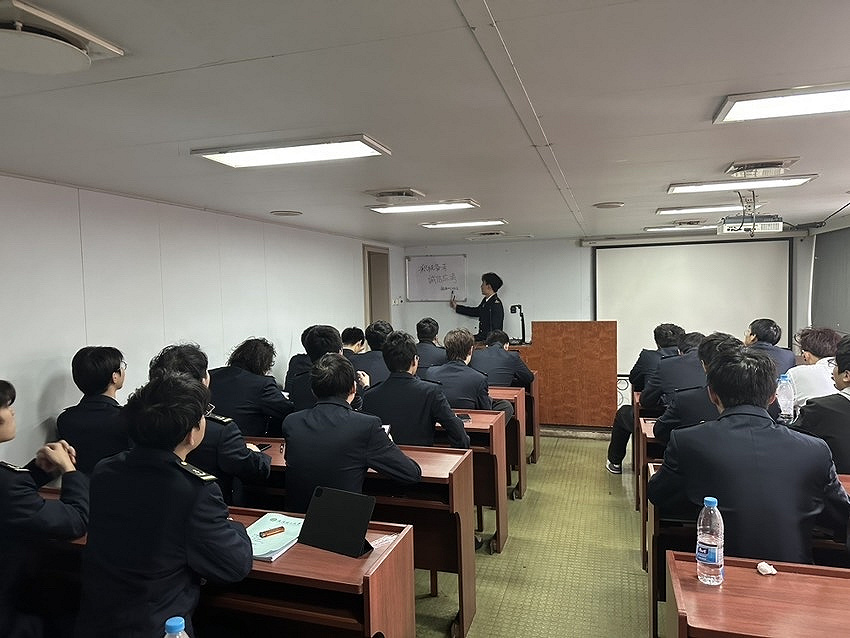 https://img01.fs.yiban.cn/pic/64100690/mobile/thumb/mobile/custom/378e2bab-ed0b-4b45-84f0-18a5b3fa4ed8