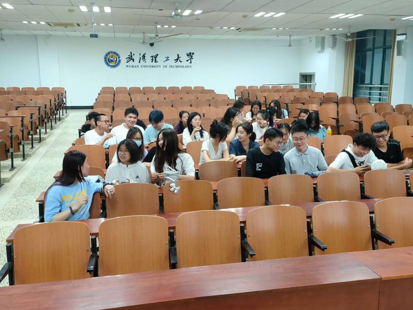 https://img01.fs.yiban.cn/pic/64197214/mobile/thumb/mobile/custom/77385a7d-f18d-4d71-81d5-93a99a1acde8