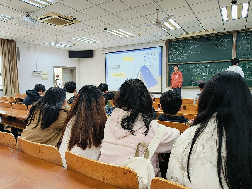 https://img01.fs.yiban.cn/pic/68926864/mobile/thumb/mobile/custom/660db1f9-f362-42ae-a00f-305c2f2f7449