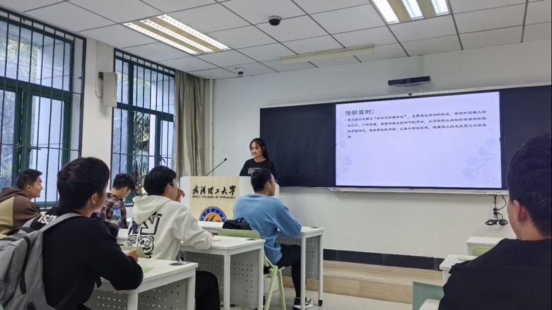 https://img01.fs.yiban.cn/pic/68926932/mobile/thumb/mobile/custom/44f93e43-6b53-4271-b3d0-6e093b744db4