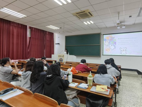 https://img01.fs.yiban.cn/pic/68986542/mobile/thumb/mobile/custom/5d80757b-67f1-4929-8097-d15b95962e78