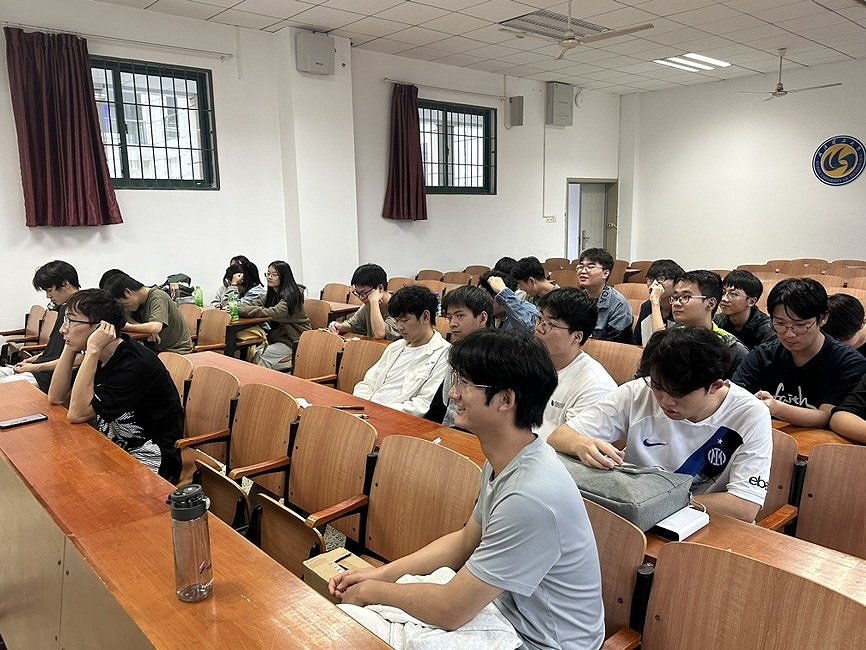 https://img01.fs.yiban.cn/pic/69027248/mobile/thumb/mobile/custom/8ae4b2ba-eafe-429b-9d35-8b4d43004808