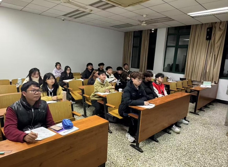https://img01.fs.yiban.cn/pic/78934400/mobile/thumb/mobile/custom/9d1c4350-7254-4dda-a7cc-2b2072027eb4