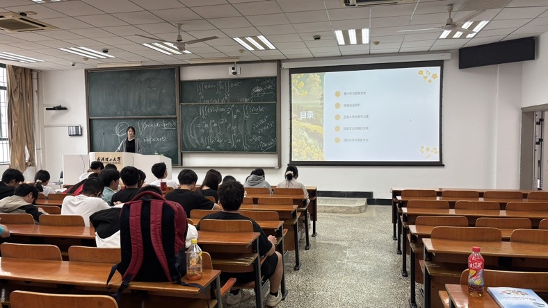 https://img01.fs.yiban.cn/pic/81439968/mobile/thumb/mobile/custom/6470b6e7-3b7c-4795-b214-25a8ac429768
