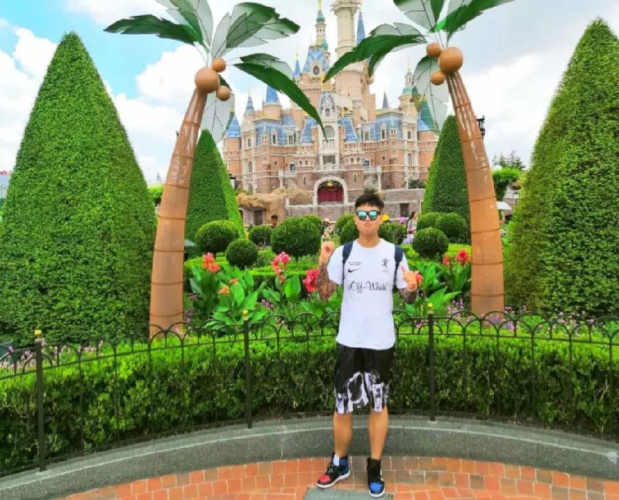 17016 班的濮徐晨